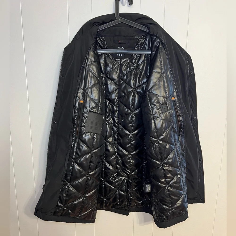 Tumi T Tech‎ quilted insulated commuter jacket with hideaway hood size XL